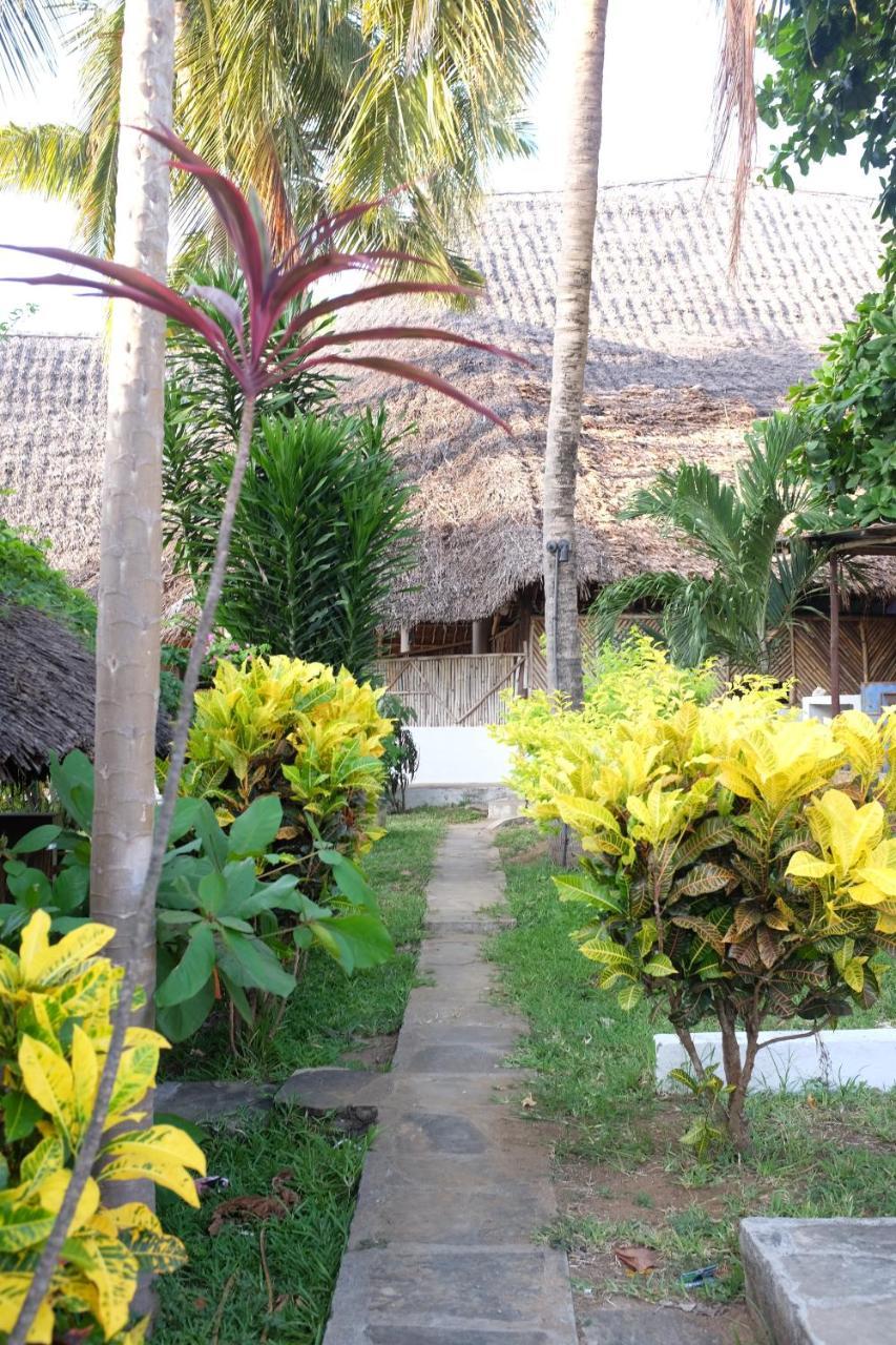 Travellers Inn Resort Malindi Kijiwetanga Exterior photo